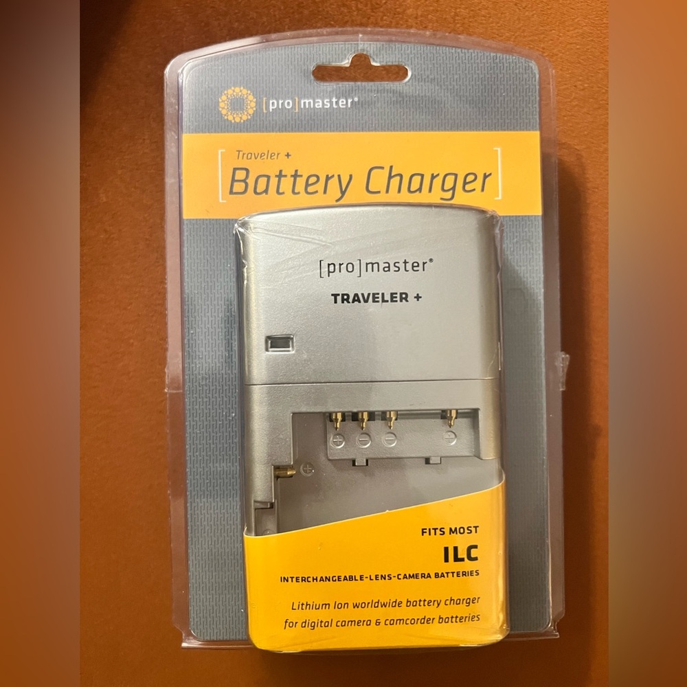 Pro Master Traveler+ Battery Charger